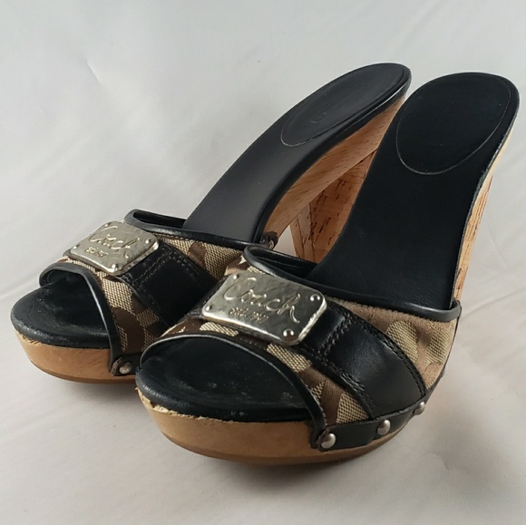 Coach Illisa Heels - Picture 2 of 6